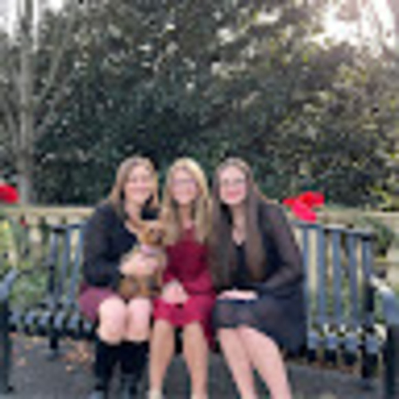 Meet your Posher, Jennifer - Picture 1 of 1